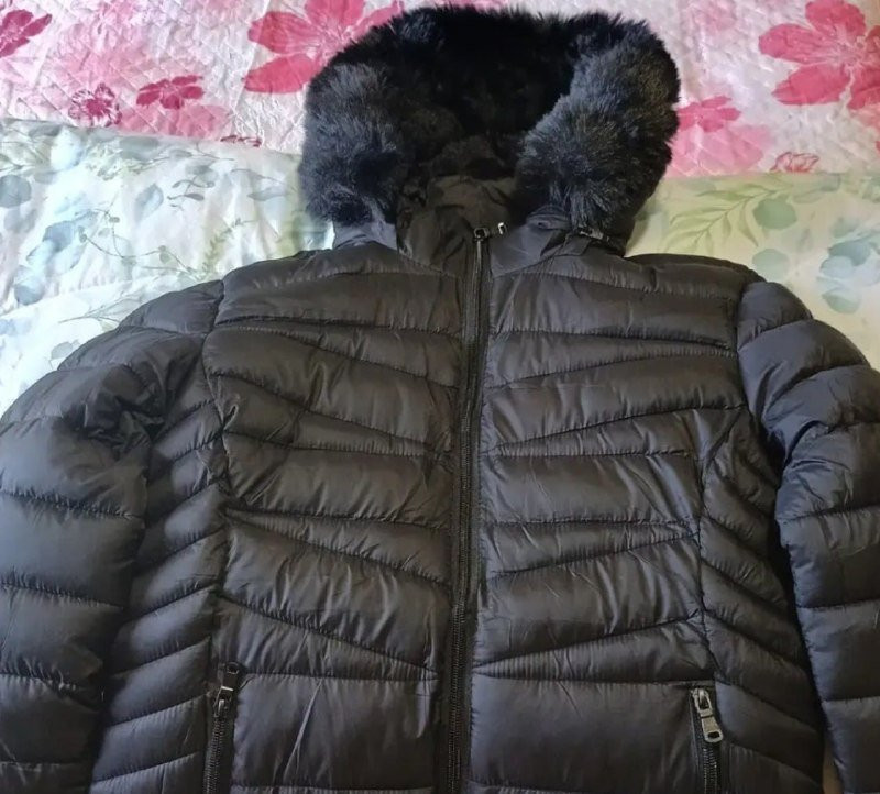 Jaqueta Feminina Puffer Bobojaco com Capuz