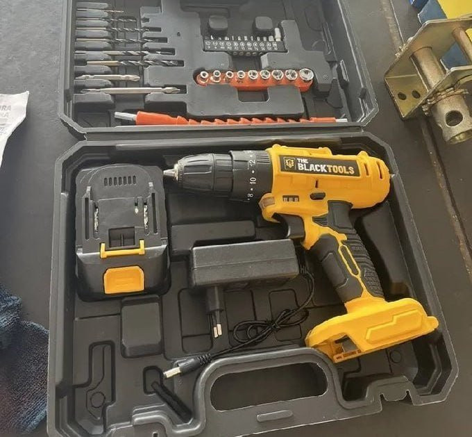 Parafusadeira Furadeira De Impacto 21V 1400 C/ Acessórios + Maleta The Black Tools