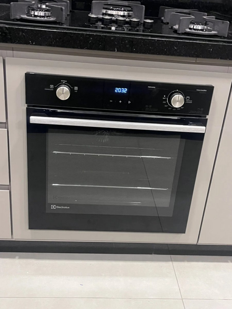 Forno de convecção a gás embutido Electrolux