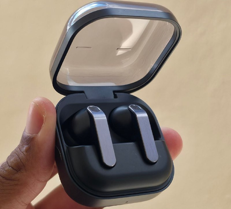 Fone De Ouvido Samsung Galaxy Buds 4 - Preto