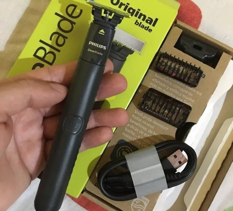 Máquina de Barbear Philips OneBlade QP1424/10