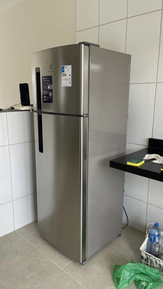 Geladeira Electrolux Frost Free 320L Branca