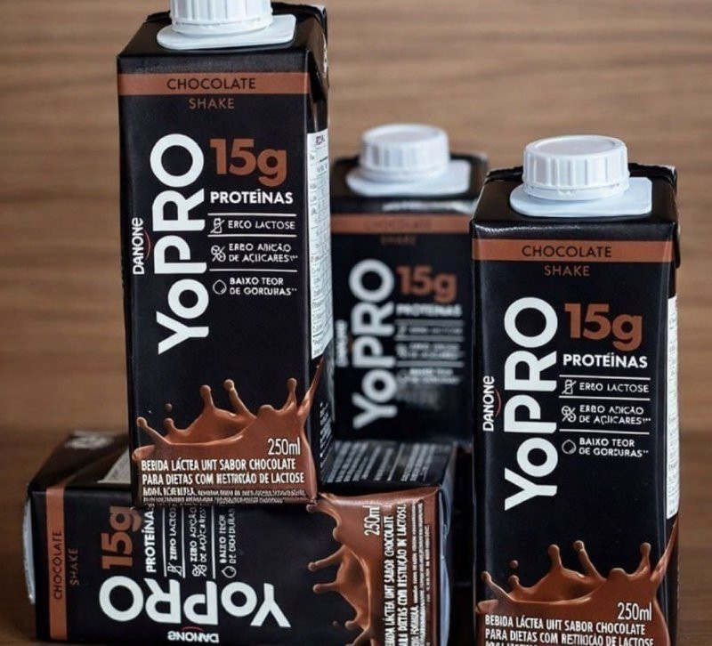 YoPRO Bebida Láctea UHT Chocolate Pack com 12 Unidades de 250ml