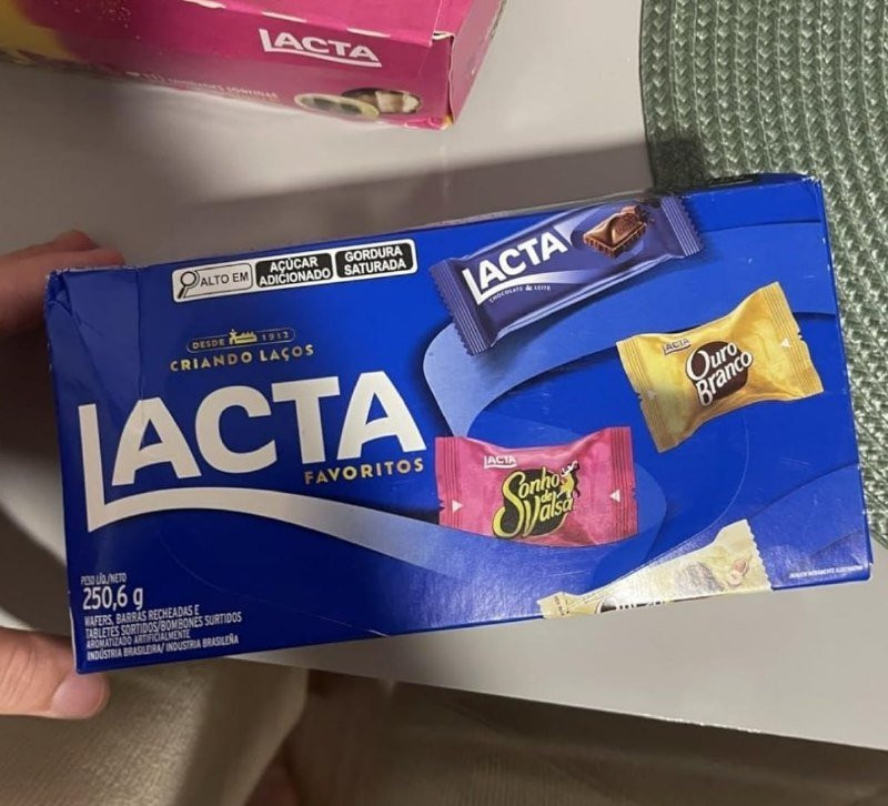 Caixa Bombom Lacta Favoritos 250,6g