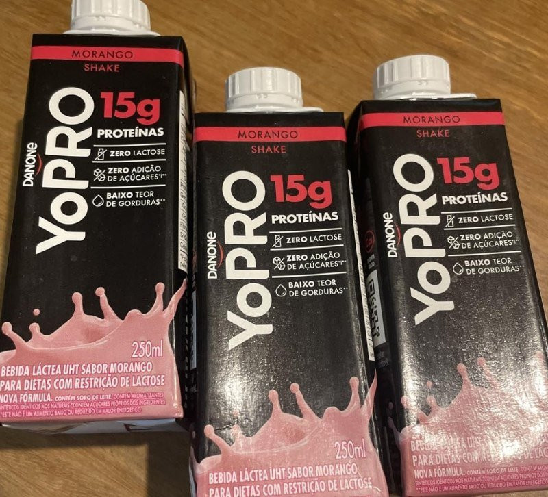 YoPRO Bebida Láctea UHT Morango 12 unid. 15g Proteínas 250ml