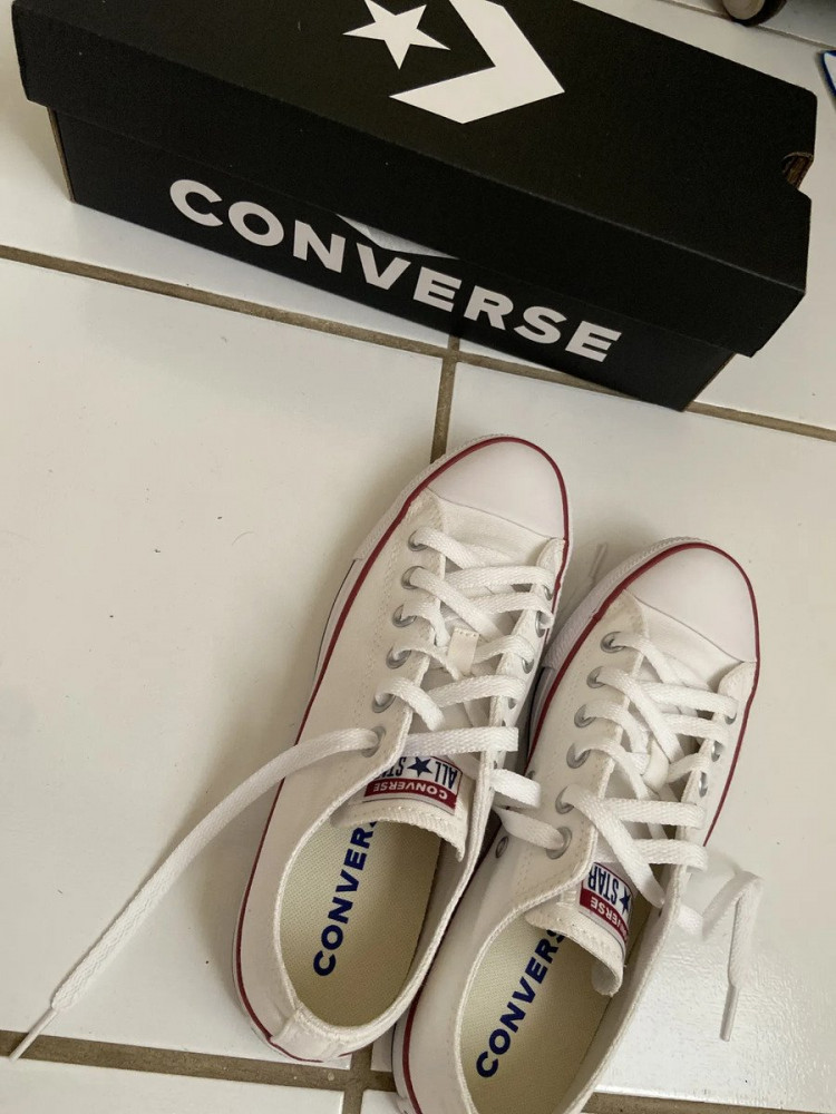 Tênis Chuck Taylor All Star Converse Branco Marinho