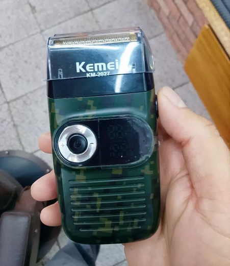 Barbeador Elétrico Kemei Km2027 Bivolt Verde-escuro
