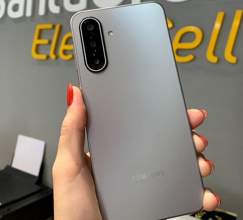Samsung Galaxy A17 Com IA, 128gb, 4gb Ram, Câm 50mp, Tela 6.7 - Cinza