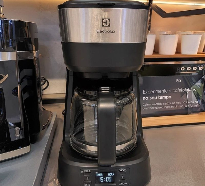 Cafeteira Elétrica Electrolux inox 1,2L