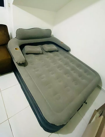 Colchão Inflável Queen com Encosto e Bomba Elétrica
