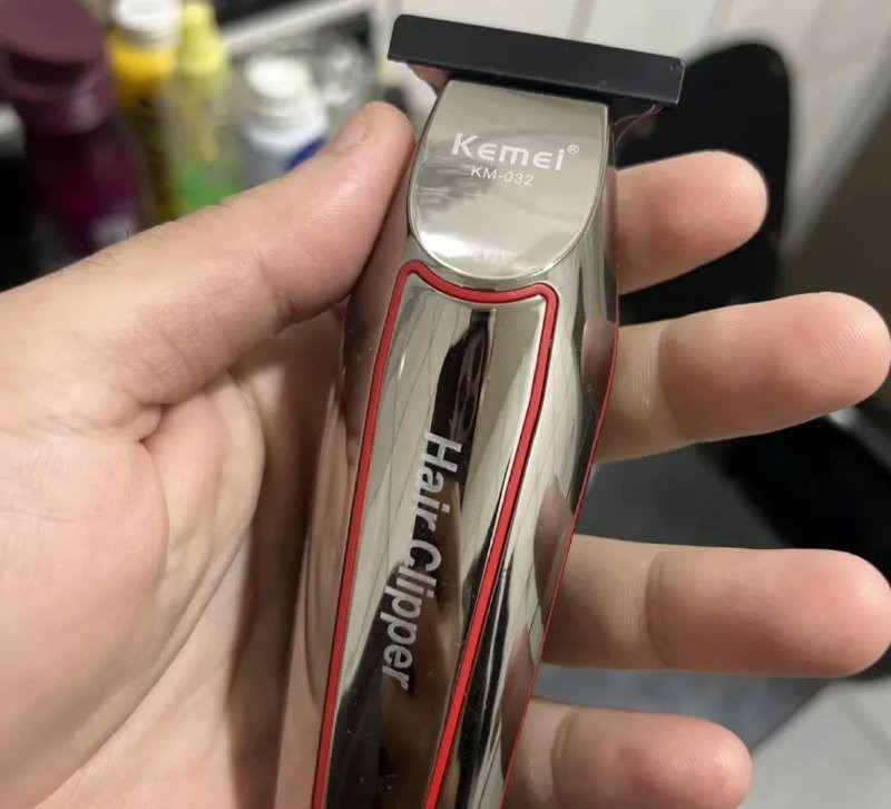Máquina de Acabamento Kemei 032