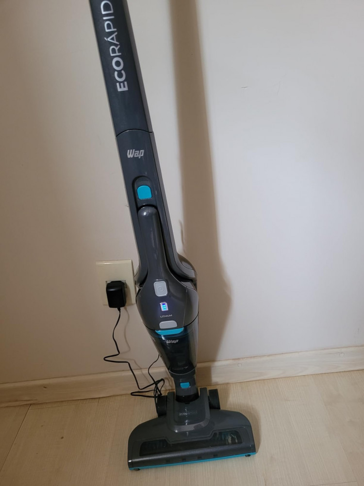 WAP Aspirador de Pó Vertical à Bateria 700ml