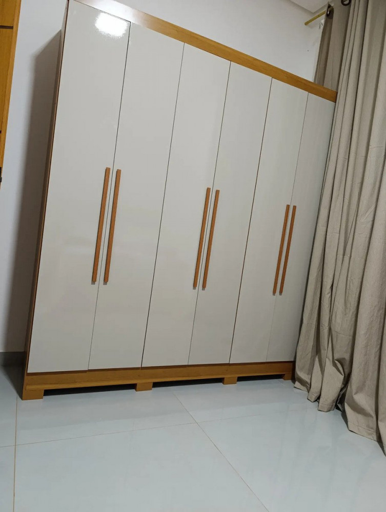 Guarda-roupa Casal com Espelho 6 Portas
