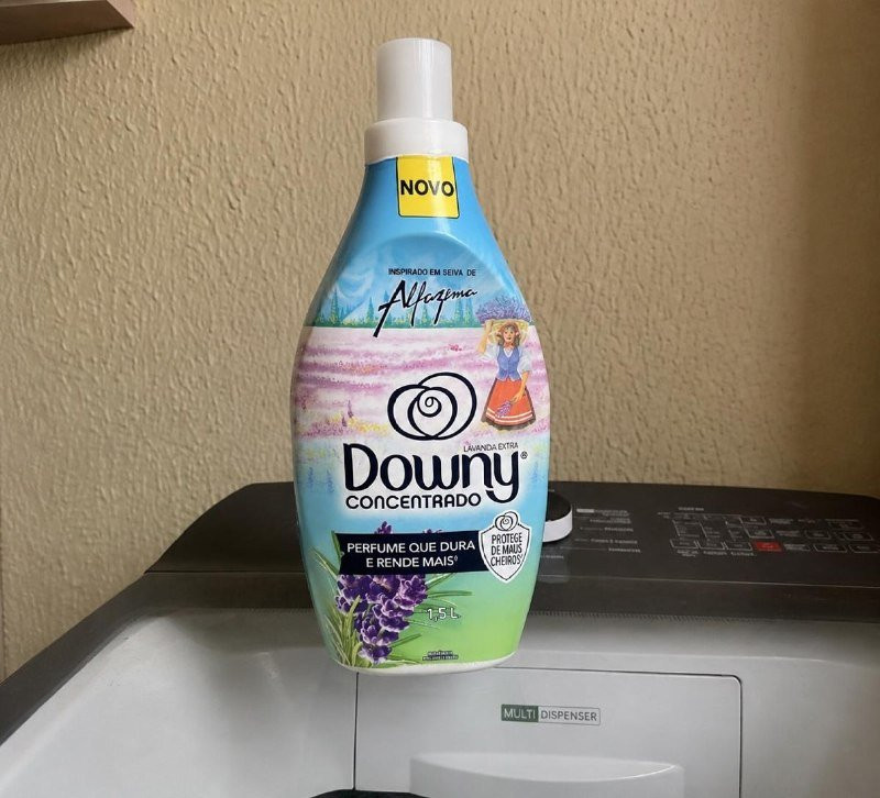 Amaciante de Roupa Concentrado Downy Seiva de Alfazema 1,5L