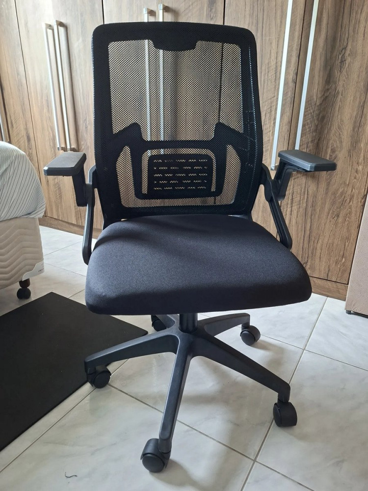 Cadeira Ergonomica 180kg Giratoria Preta