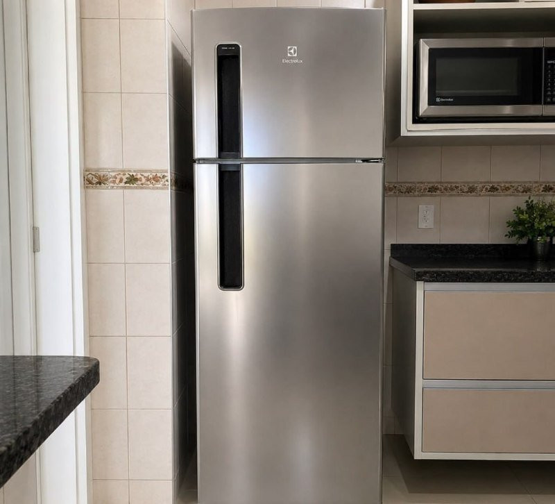 Geladeira Electrolux Frost Free 320L Duplex Inox