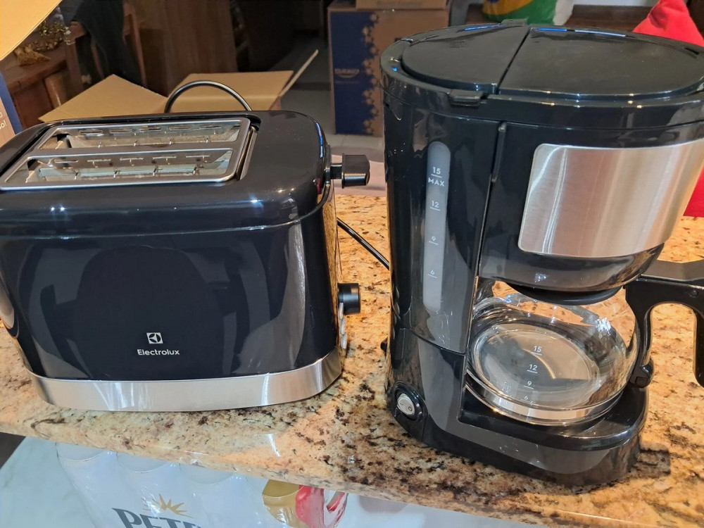 Cafeteira Electrolux ECM10 + Torradeira ETS10